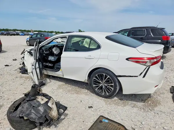 JTNB11HK5J3022394 2018 TOYOTA CAMRY - Image 2