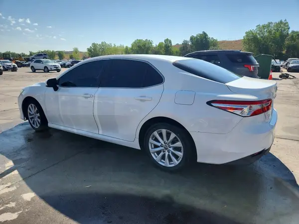 JTNB11HK5J3023805 2018 TOYOTA CAMRY - Image 2