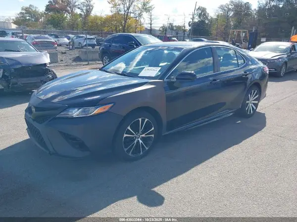 JTNB11HK5J3023920 2018 TOYOTA CAMRY - Image 2
