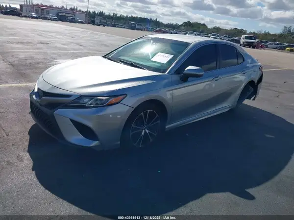 JTNB11HK5J3024954 2018 TOYOTA CAMRY - Image 2
