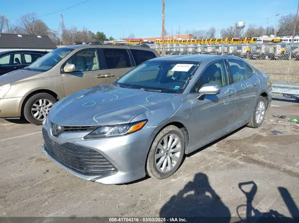 JTNB11HK5J3025411 2018 TOYOTA CAMRY - Image 2