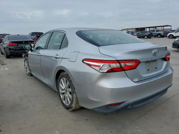 JTNB11HK5J3026431 2018 TOYOTA CAMRY - Image 2