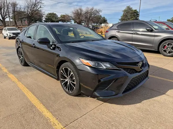JTNB11HK5J3027532 2018 TOYOTA CAMRY - Image 1