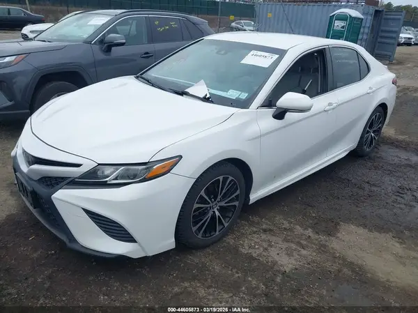 JTNB11HK5J3029510 2018 TOYOTA CAMRY - Image 2