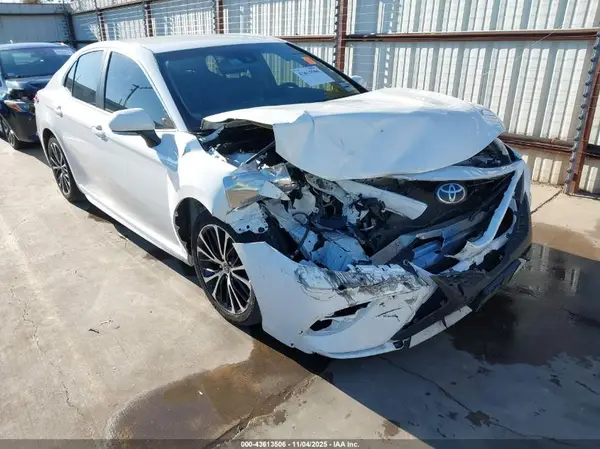 JTNB11HK5J3031306 2018 TOYOTA CAMRY - Image 1