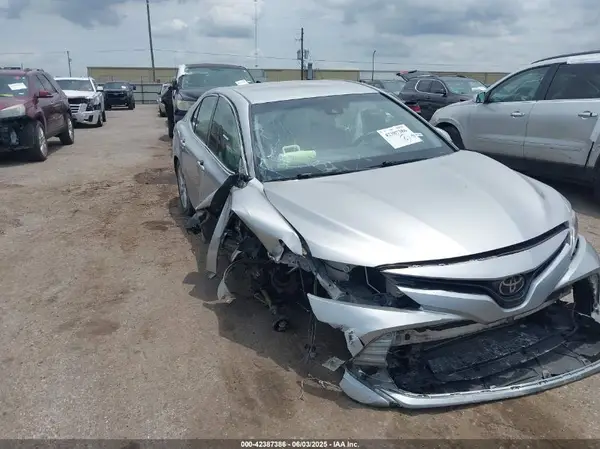 JTNB11HK5J3033427 2018 TOYOTA CAMRY - Image 1