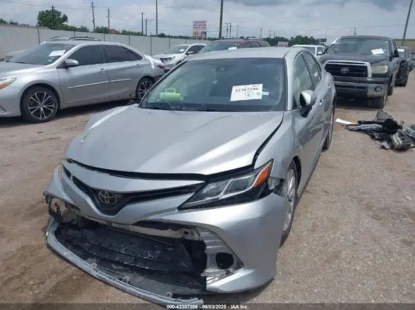 JTNB11HK5J3033427 2018 TOYOTA CAMRY - Image 2