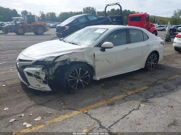 JTNB11HK5J3034674 2018 TOYOTA CAMRY - Image 2