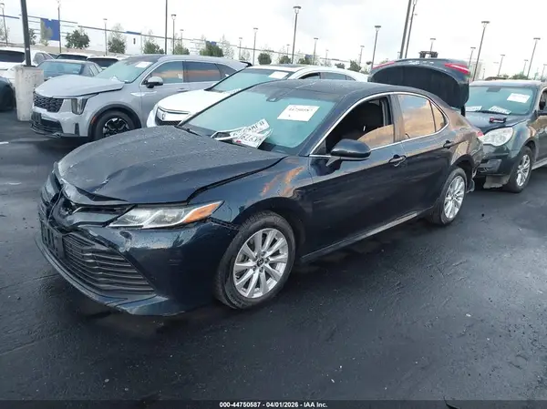 JTNB11HK5J3035534 2018 TOYOTA CAMRY - Image 2
