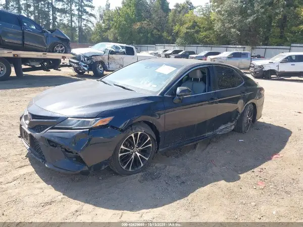 JTNB11HK5J3035615 2018 TOYOTA CAMRY - Image 2