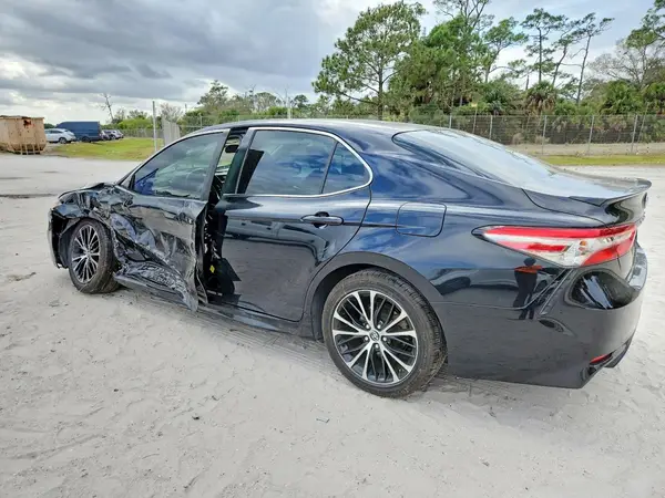 JTNB11HK5J3036764 2018 TOYOTA CAMRY - Image 2
