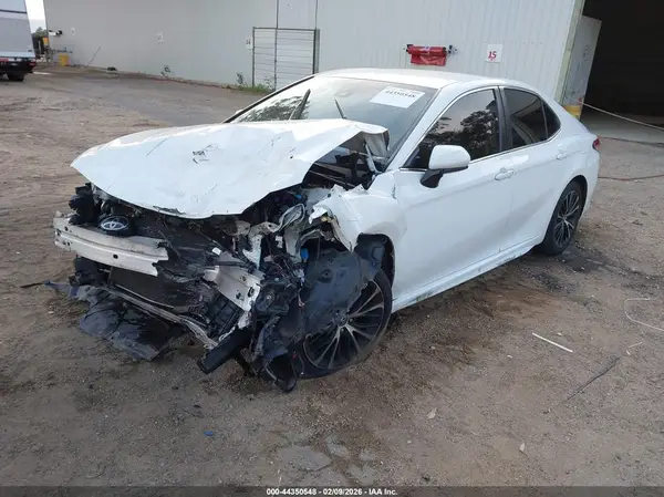 JTNB11HK5J3038773 2018 TOYOTA CAMRY - Image 2