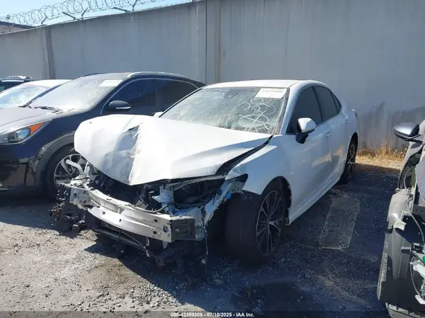 JTNB11HK5J3039454 2018 TOYOTA CAMRY - Image 2