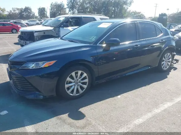JTNB11HK5J3041141 2018 TOYOTA CAMRY - Image 2
