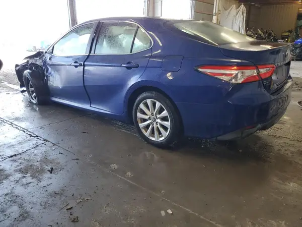 JTNB11HK5J3042984 2018 TOYOTA CAMRY - Image 2
