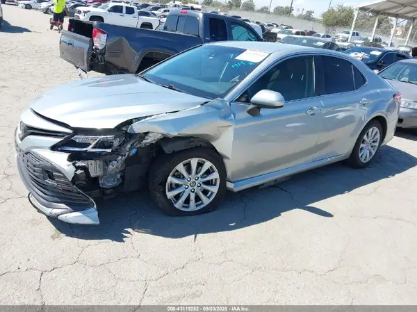 JTNB11HK5J3045478 2018 TOYOTA CAMRY - Image 2