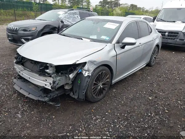 JTNB11HK5J3047778 2018 TOYOTA CAMRY - Image 2