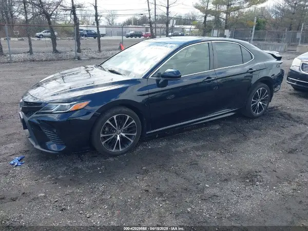 JTNB11HK5J3048655 2018 TOYOTA CAMRY - Image 2