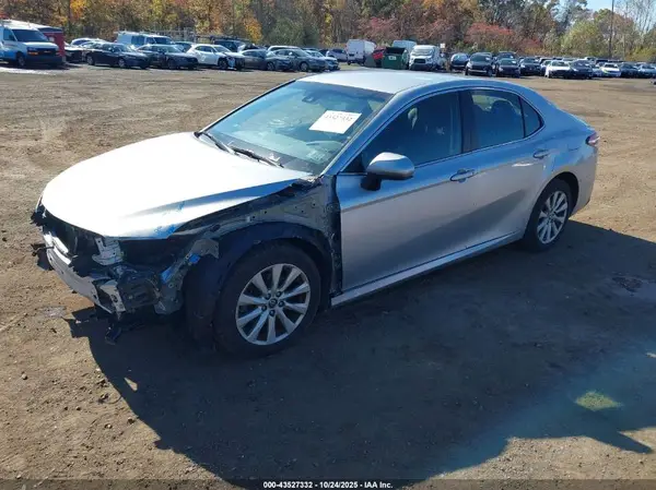 JTNB11HK5J3051071 2018 TOYOTA CAMRY - Image 2