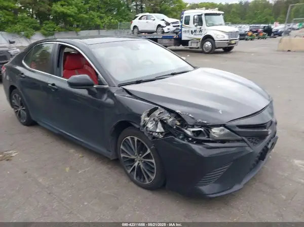 JTNB11HK5J3051104 2018 TOYOTA CAMRY - Image 1