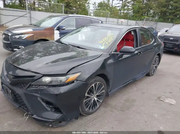 JTNB11HK5J3051104 2018 TOYOTA CAMRY - Image 2