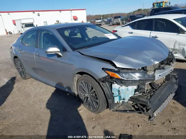 JTNB11HK5J3051698 2018 TOYOTA CAMRY - Image 1