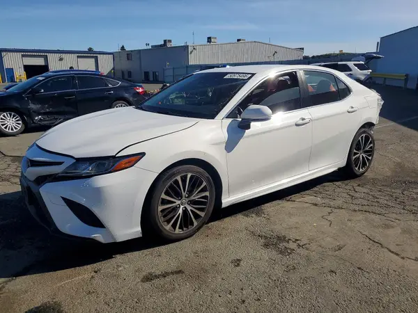 JTNB11HK5J3066668 2018 TOYOTA CAMRY - Image 1