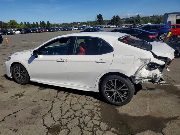 JTNB11HK5J3066668 2018 TOYOTA CAMRY - Image 2