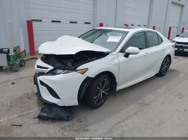 JTNB11HK6J3000503 2018 TOYOTA CAMRY - Image 2