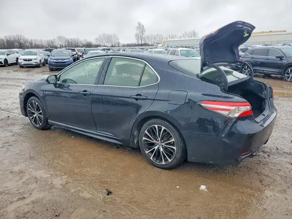 JTNB11HK6J3000694 2018 TOYOTA CAMRY - Image 2