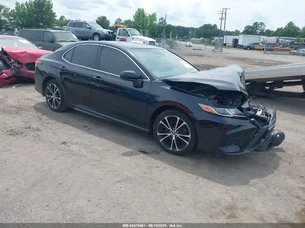 JTNB11HK6J3002154 2018 TOYOTA CAMRY - Image 1