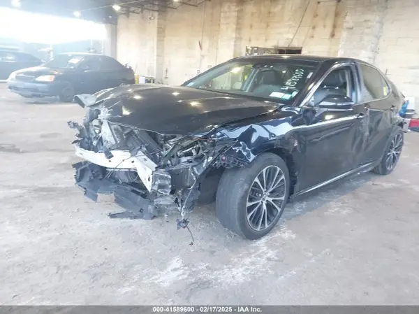 JTNB11HK6J3002817 2018 TOYOTA CAMRY - Image 2