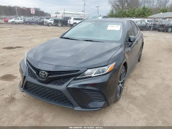 JTNB11HK6J3005121 2018 TOYOTA CAMRY - Image 2