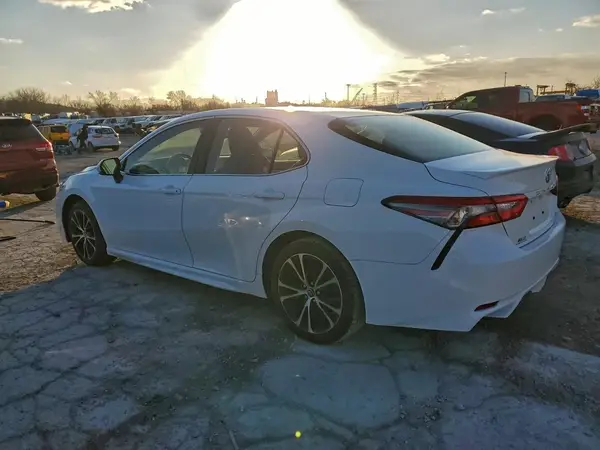 JTNB11HK6J3005197 2018 TOYOTA CAMRY - Image 2