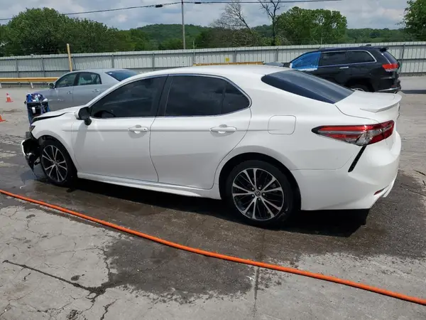 JTNB11HK6J3005765 2018 TOYOTA CAMRY - Image 2