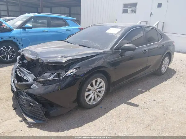 JTNB11HK6J3006592 2018 TOYOTA CAMRY - Image 2