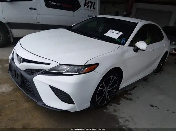 JTNB11HK6J3008035 2018 TOYOTA CAMRY - Image 2