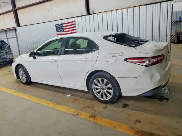 JTNB11HK6J3008567 2018 TOYOTA CAMRY - Image 2