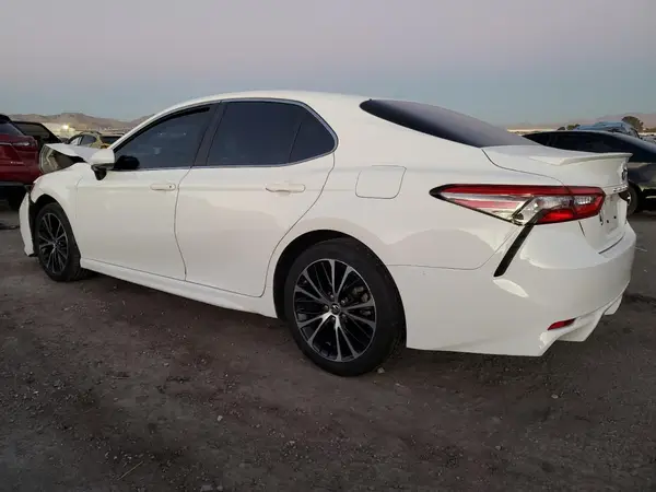 JTNB11HK6J3009671 2018 TOYOTA CAMRY - Image 2
