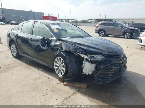 JTNB11HK6J3009749 2018 TOYOTA CAMRY - Image 1