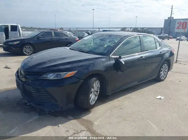 JTNB11HK6J3009749 2018 TOYOTA CAMRY - Image 2