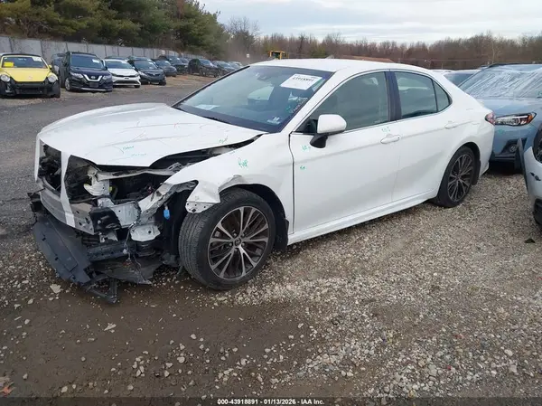 JTNB11HK6J3009816 2018 TOYOTA CAMRY - Image 2