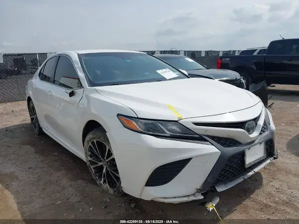 JTNB11HK6J3010075 2018 TOYOTA CAMRY - Image 1