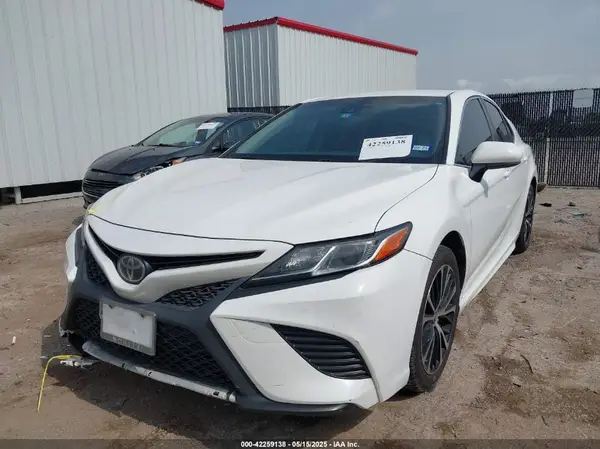 JTNB11HK6J3010075 2018 TOYOTA CAMRY - Image 2