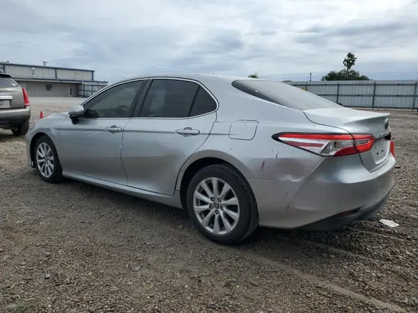 JTNB11HK6J3010609 2018 TOYOTA CAMRY - Image 2