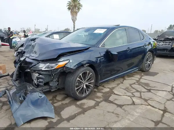 JTNB11HK6J3011209 2018 TOYOTA CAMRY - Image 2