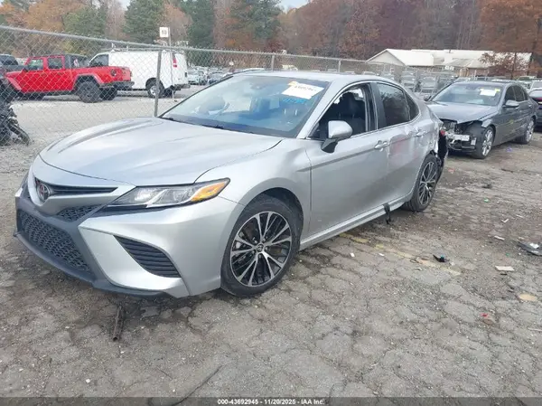 JTNB11HK6J3013428 2018 TOYOTA CAMRY - Image 2
