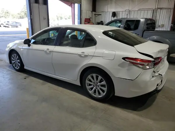 JTNB11HK6J3013767 2018 TOYOTA CAMRY - Image 2