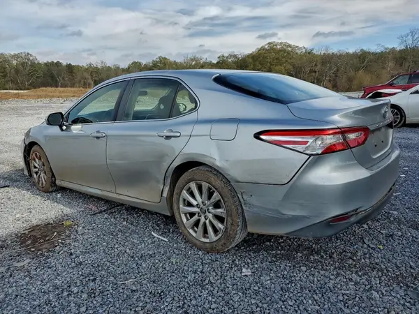JTNB11HK6J3014613 2018 TOYOTA CAMRY - Image 2
