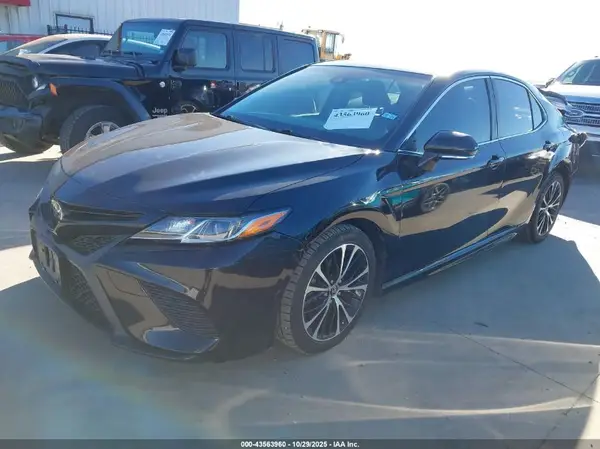 JTNB11HK6J3014840 2018 TOYOTA CAMRY - Image 2